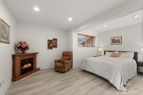 13405 SE 56th Place Bellevue WA 98006