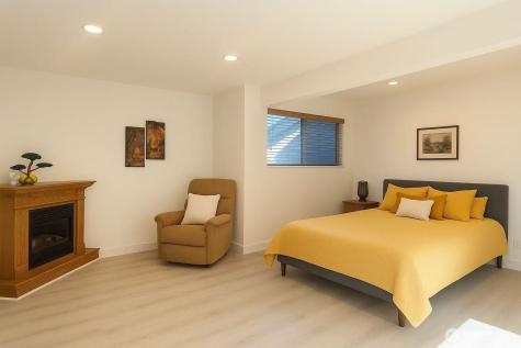 13405 SE 56th Place Bellevue WA 98006