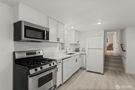 13405 SE 56th Place Bellevue WA 98006