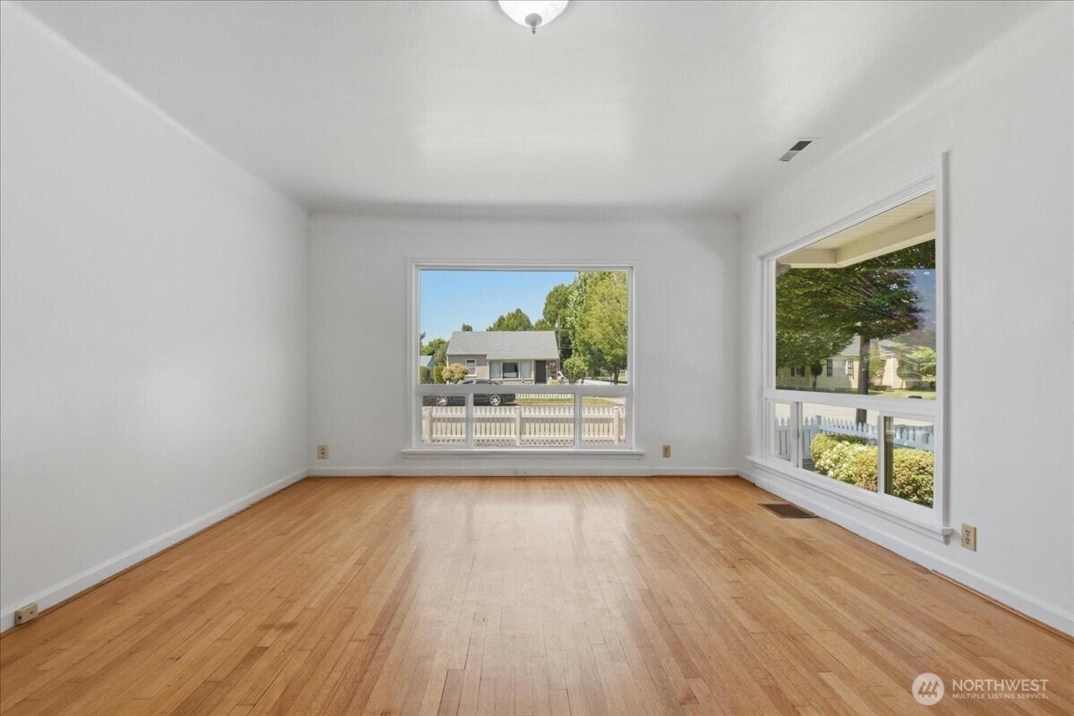 476 20th Avenue Longview WA 98632