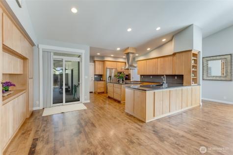 1913 3rd Avenue NW Puyallup WA 98371