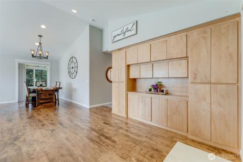 1913 3rd Avenue NW Puyallup WA 98371