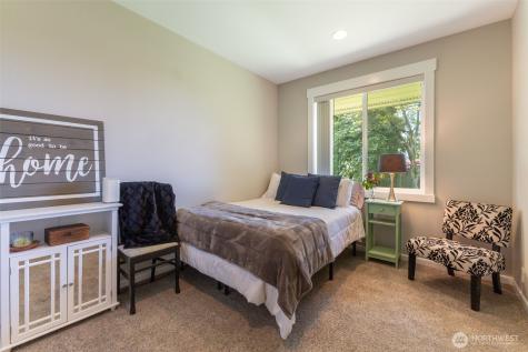 1913 3rd Avenue NW Puyallup WA 98371