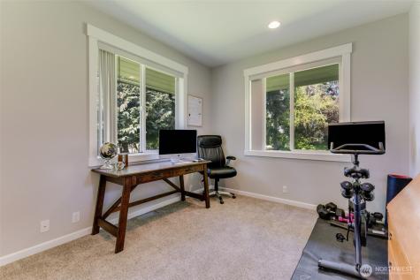 1913 3rd Avenue NW Puyallup WA 98371