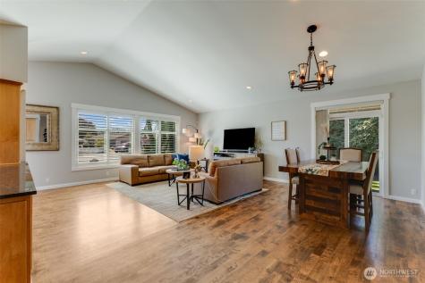 1913 3rd Avenue NW Puyallup WA 98371