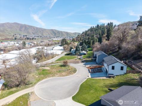103 Hassan Street Cashmere WA 98815