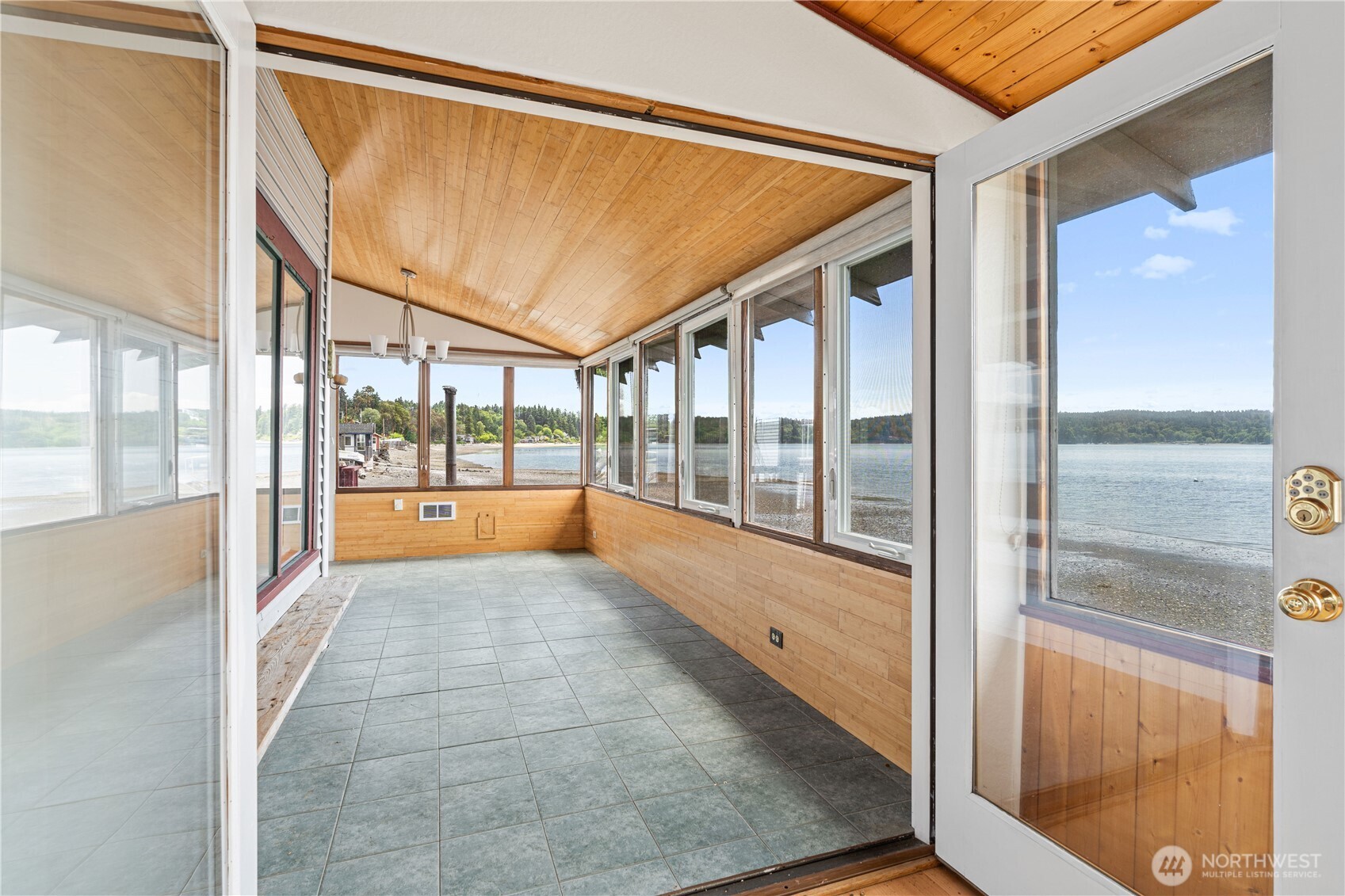 24186 Vashon Highway SW Vashon WA 98070