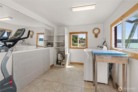 24186 Vashon Highway SW Vashon WA 98070