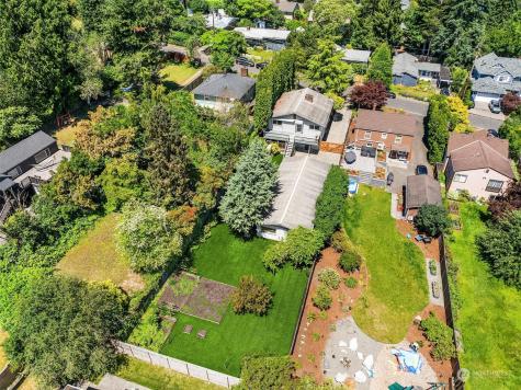 2539 107th Seattle WA 98125