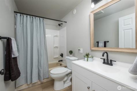 415 N Earl Road Moses Lake WA 98837