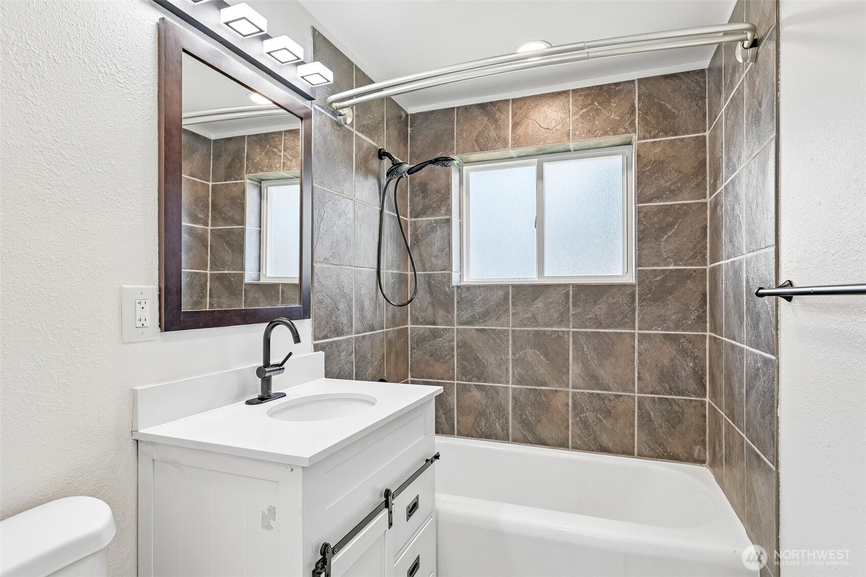 3425 NE 7th Place Renton WA 98056