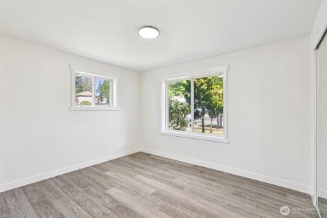 3425 NE 7th Place Renton WA 98056