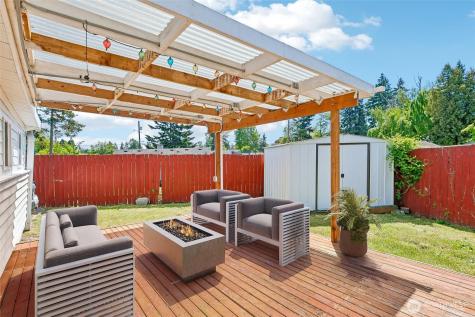 3425 NE 7th Place Renton WA 98056