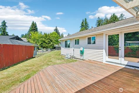 3425 NE 7th Place Renton WA 98056