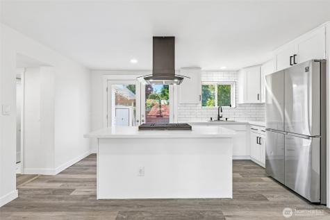 3425 NE 7th Place Renton WA 98056