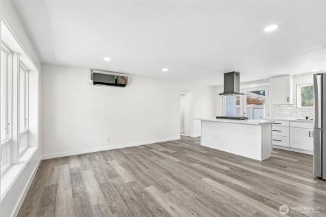 3425 NE 7th Place Renton WA 98056