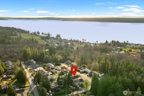 1057 Pinehurst Court Camano Island WA 98282