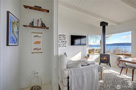 303 Arrowhead Point Lane Camano Island WA 98282
