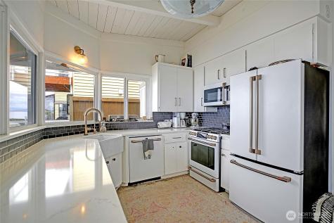 303 Arrowhead Point Lane Camano Island WA 98282