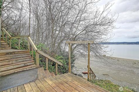 303 Arrowhead Point Lane Camano Island WA 98282