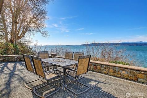 303 Arrowhead Point Lane Camano Island WA 98282