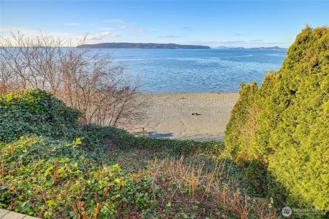 303 Arrowhead Point Lane Camano Island WA 98282