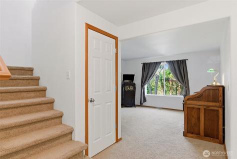 203 3rd Street NE Yelm WA 98597