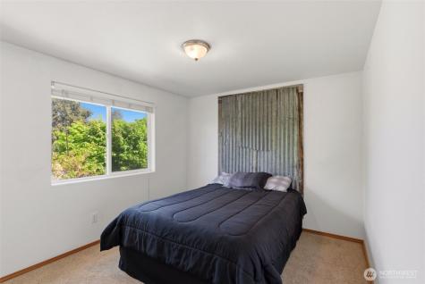 203 3rd Street NE Yelm WA 98597