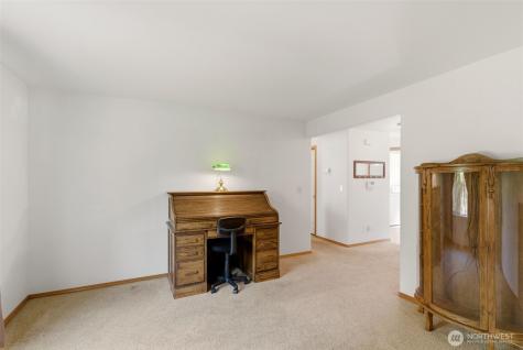 203 3rd Street NE Yelm WA 98597