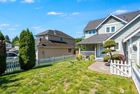 203 3rd Street NE Yelm WA 98597
