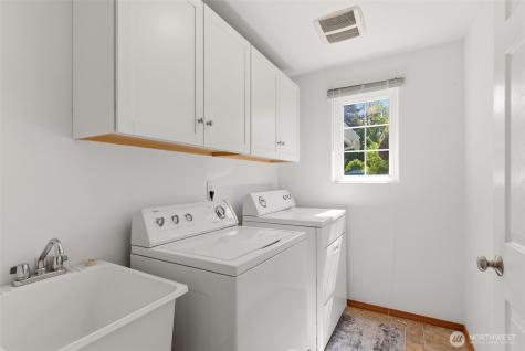 203 3rd Street NE Yelm WA 98597