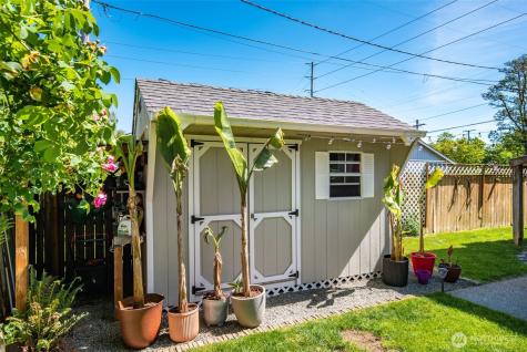 203 3rd Street NE Yelm WA 98597