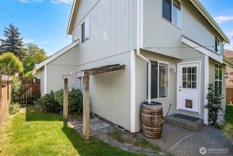 203 3rd Street NE Yelm WA 98597