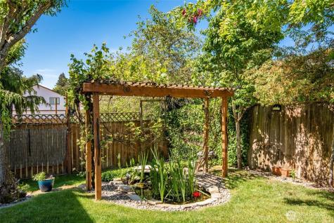 203 3rd Street NE Yelm WA 98597