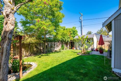 203 3rd Street NE Yelm WA 98597