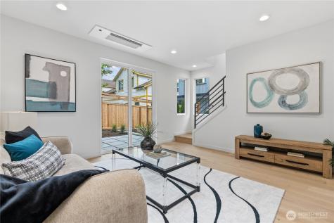 6834 47th Avenue NE Seattle WA 98115