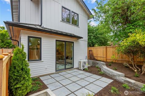 6834 47th Avenue NE Seattle WA 98115