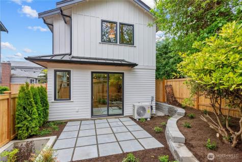 6834 47th Avenue NE Seattle WA 98115