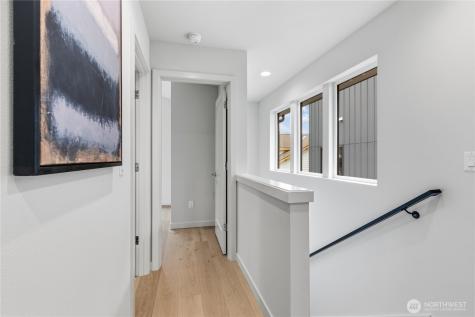 6834 47th Avenue NE Seattle WA 98115