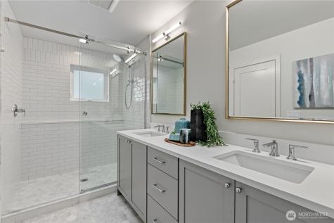 6834 47th Avenue NE Seattle WA 98115