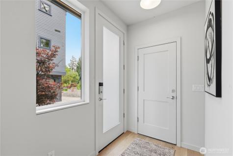 6834 47th Avenue NE Seattle WA 98115