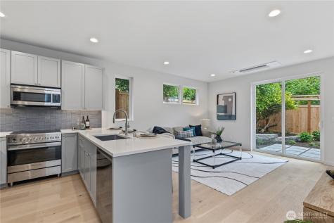 6834 47th Avenue NE Seattle WA 98115