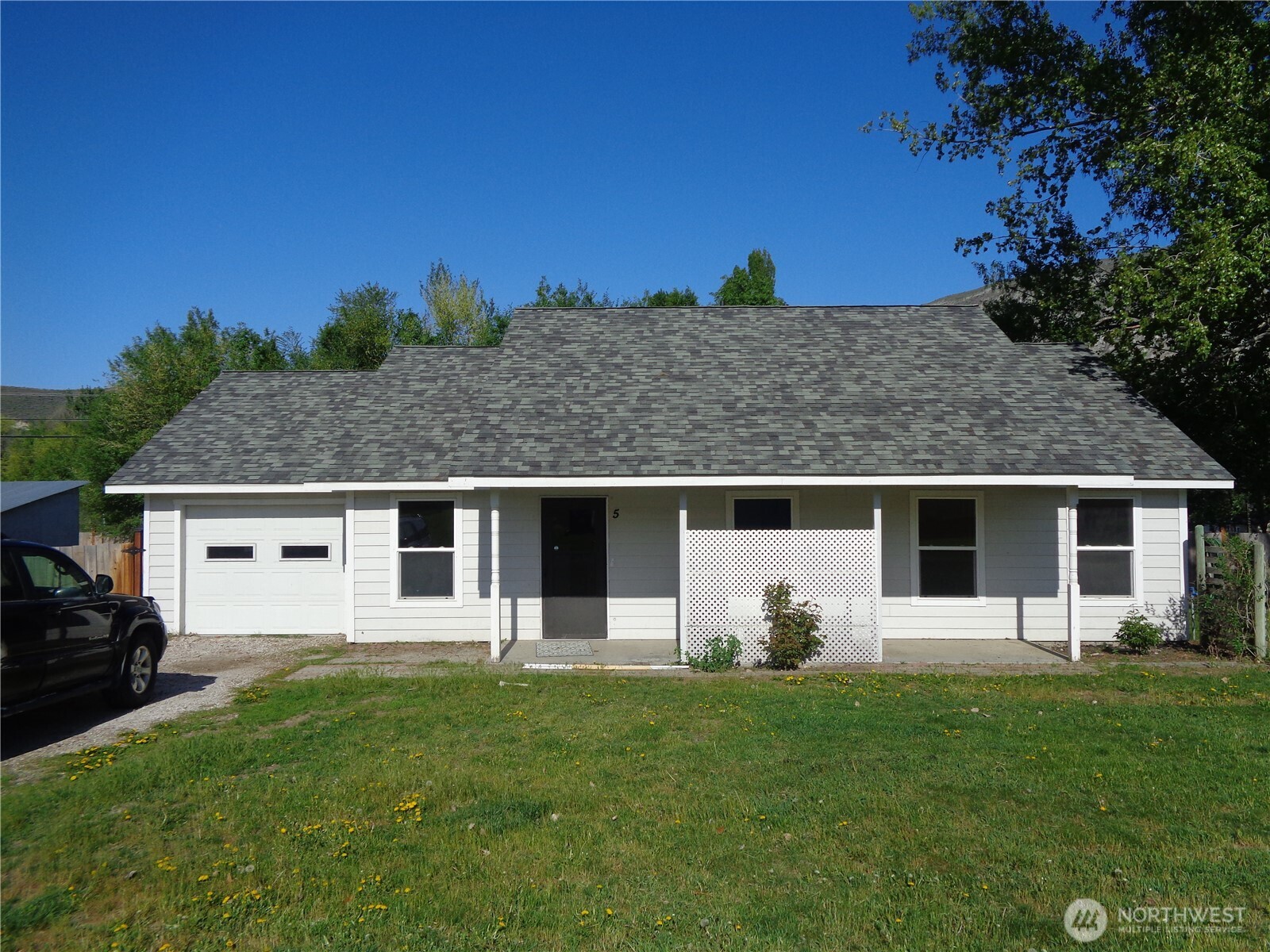5 Orchard Loop N Tonasket WA 98855