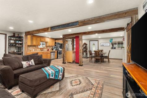 3356 State Highway 508 Onalaska WA 98570