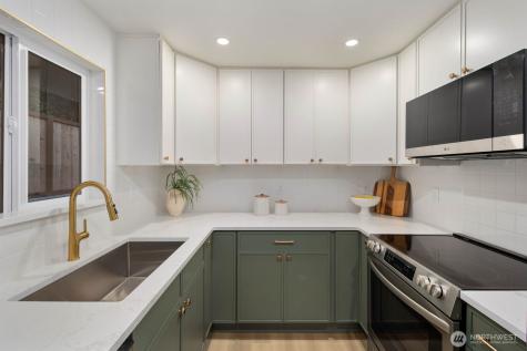 5810 57th Avenue NE Seattle WA 98105