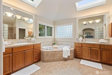 2211 204th Place NE Sammamish WA 98074