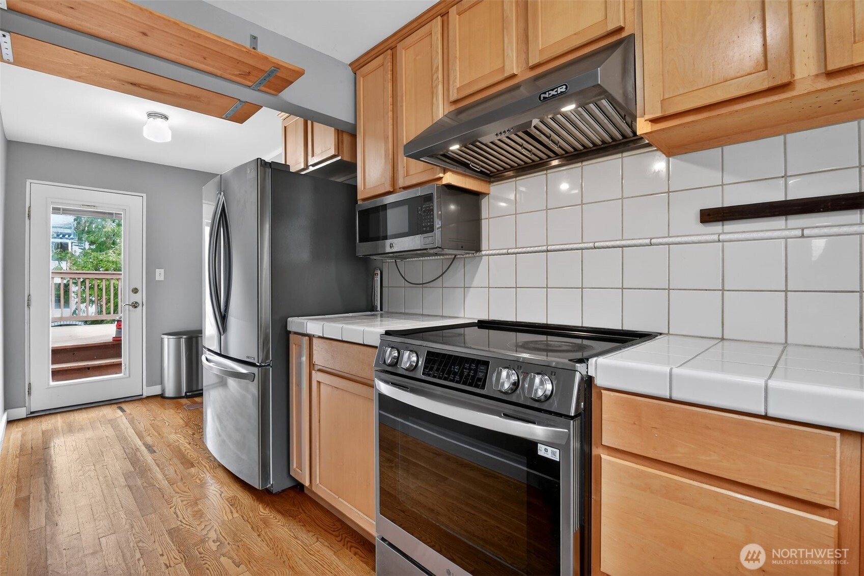 6522 38th Avenue NE Seattle WA 98115