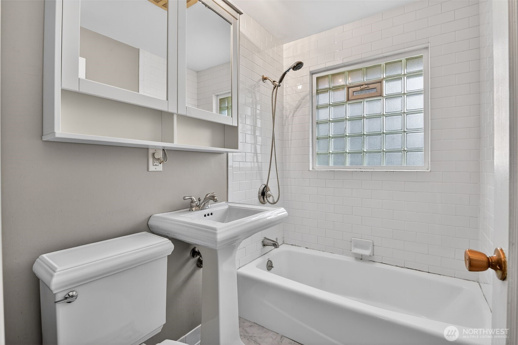 6522 38th Avenue NE Seattle WA 98115