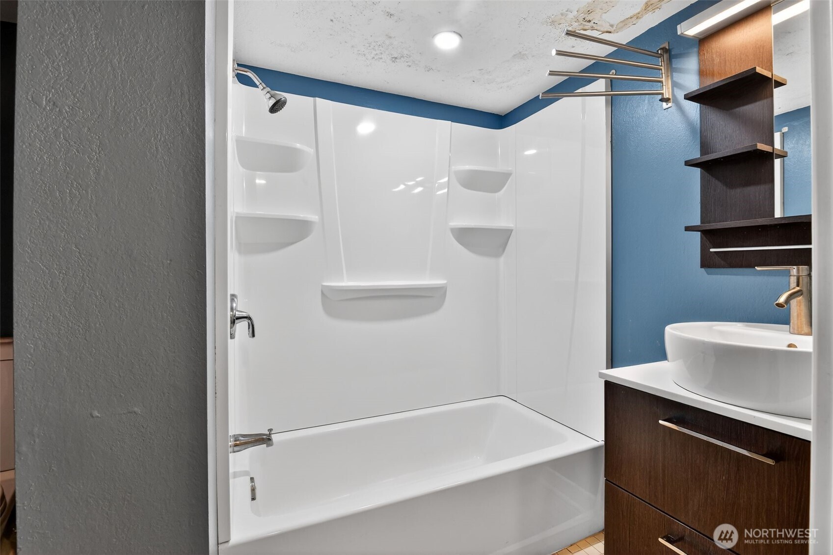 6522 38th Avenue NE Seattle WA 98115