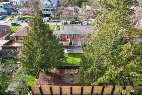 6522 38th Avenue NE Seattle WA 98115